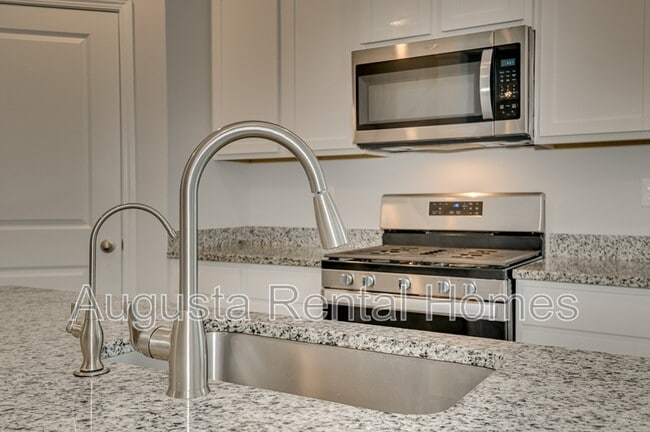 Building Photo - 1414 Deer Hollow Run