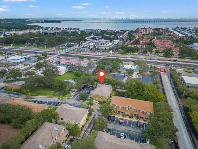 Building Photo - 2565 Harn Blvd