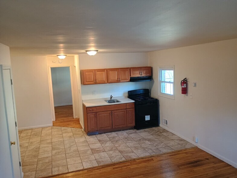 Building Photo - 37 Reservoir Ave