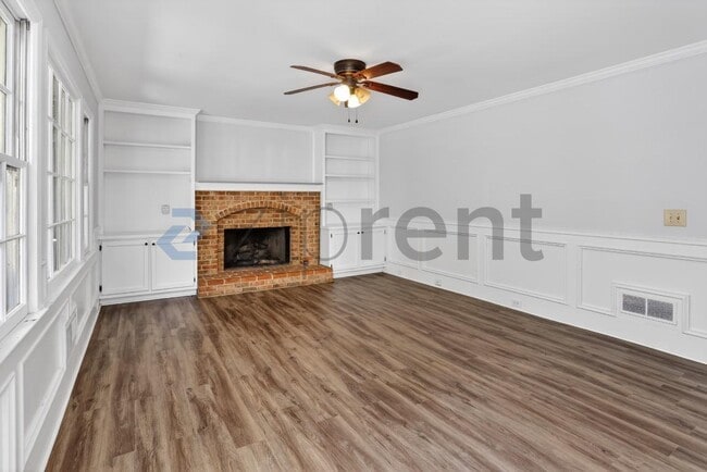Building Photo - Unit