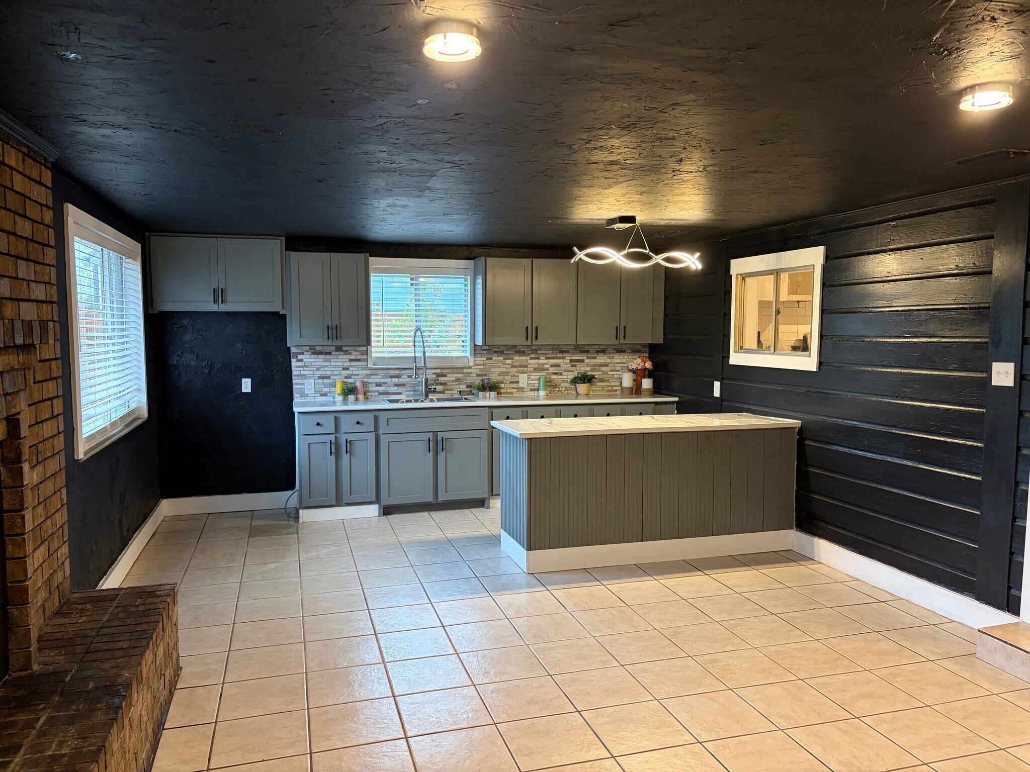 Building Photo - 5329 Cherry St