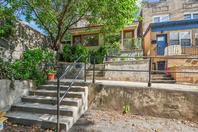 Building Photo - 8 Carroll Pl