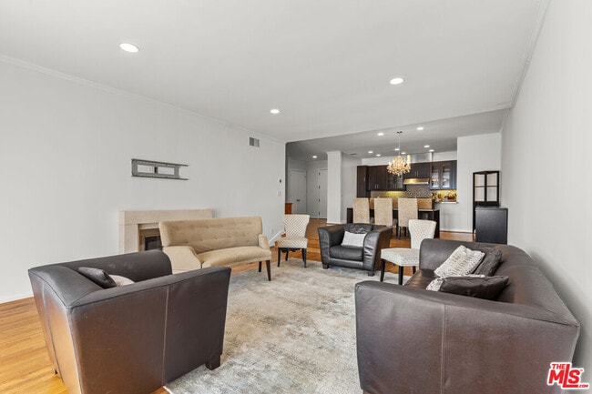 Building Photo - 1260 S Beverly Glen Blvd