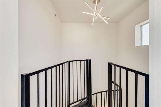 Building Photo - 959 W Bluff St