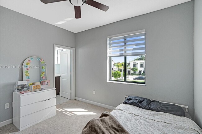 Building Photo - 391 NE 208th Terrace