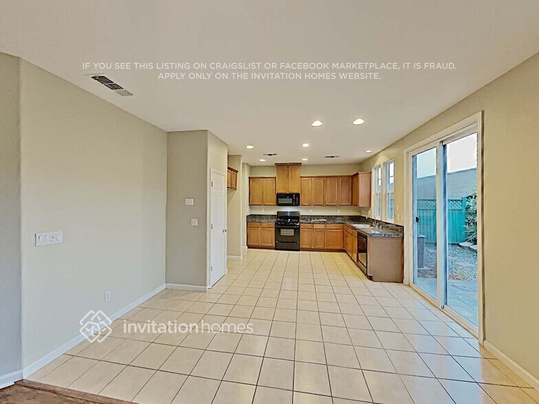 Building Photo - 638 Equinox Loop