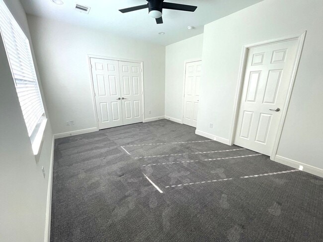 Building Photo - 4913 Southwind St