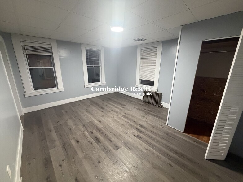 Building Photo - 63 Whitman St