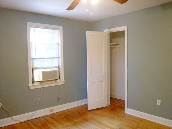 Building Photo - 8206 Greenwood Ave