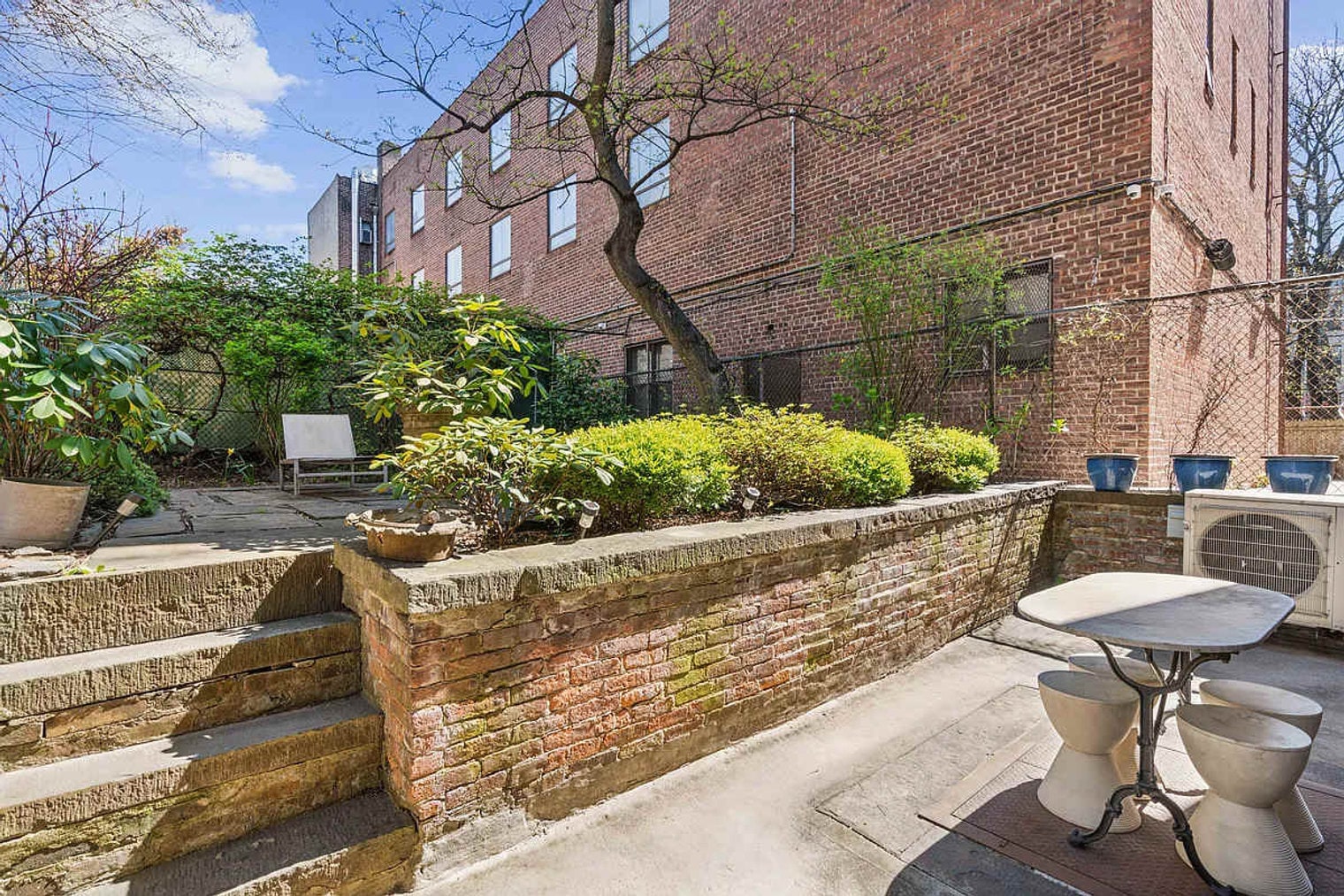 Building Photo - 7 E 129th St