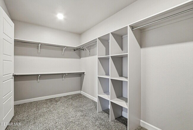 Building Photo - 13082 Oakhampton Ave