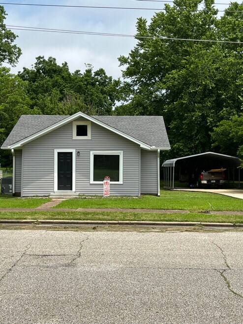 Building Photo - 536 E Main St