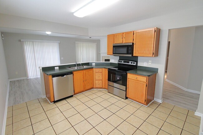Building Photo - Updated 3-Bedroom Home in Silverstone Neighborhood – Move-In Ready!
