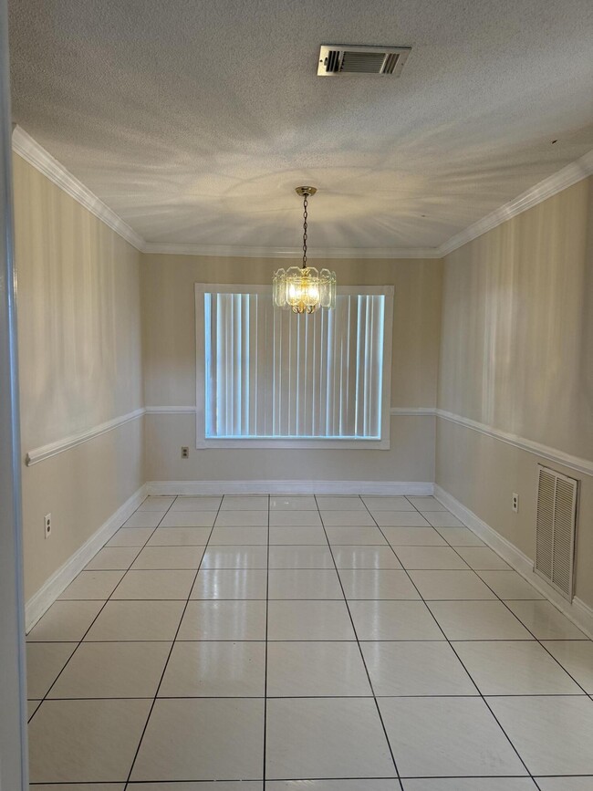 Building Photo - 132 Villacrest Dr