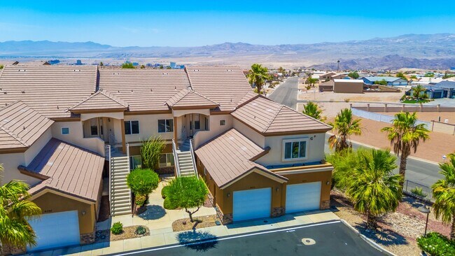 Building Photo - 3 BR + Bonus, Fully furnished, Includes Ut...