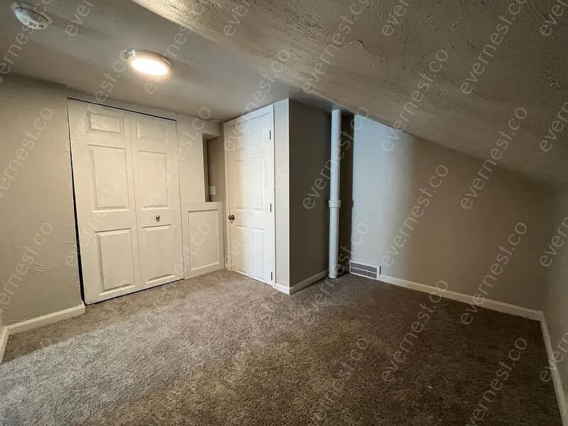 Building Photo - 3355 Curwood St