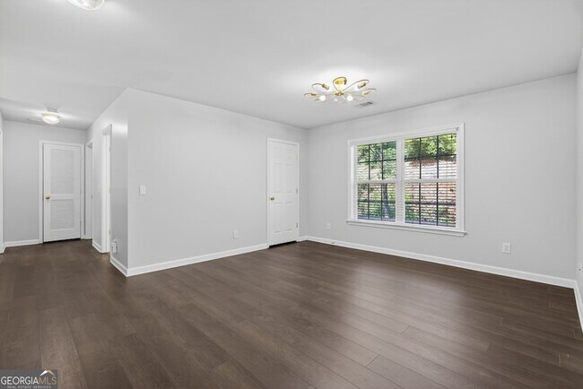 Building Photo - 28 Stonehenge Ct