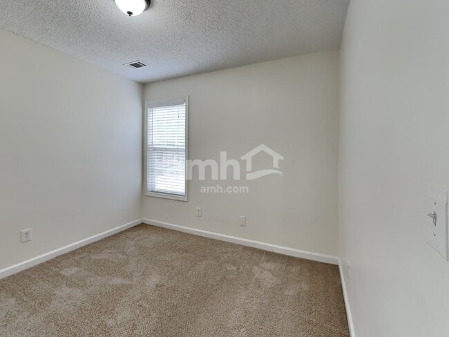 Building Photo - 415 Lokeys Ridge Rd