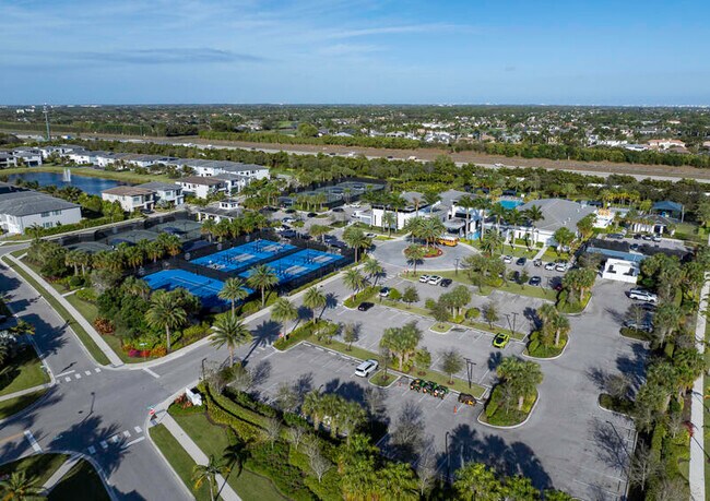 Building Photo - 17081 Five Waters Ave