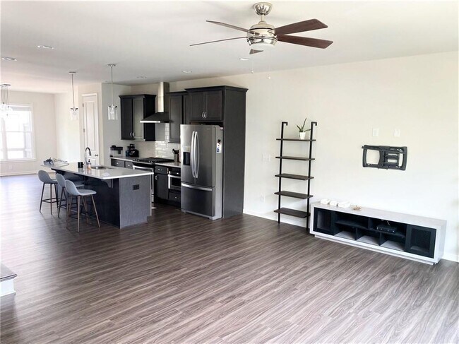 Building Photo - 757 Cady Way
