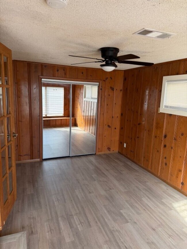 Building Photo - 1005 N 3rd St