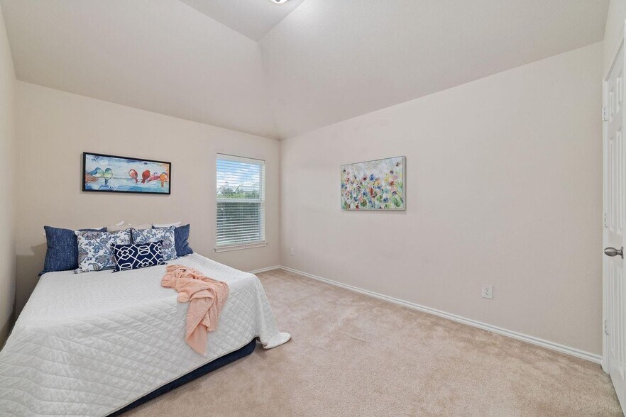 Building Photo - 14923 Tuttle Point Dr