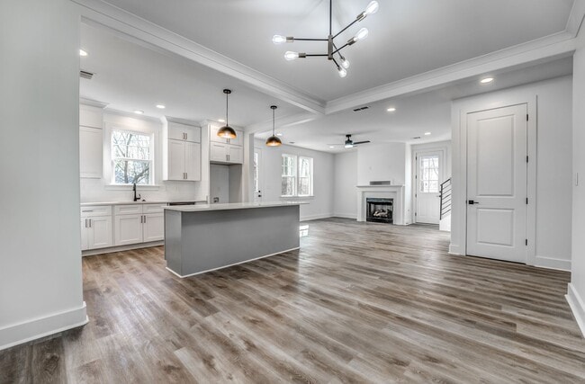 Building Photo - Modern Comfort + Extra Space — Beautiful 3BR/2.5BA Home on Foster Ave!