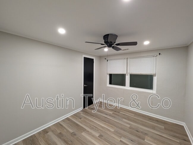 Building Photo - 2984A Smith St