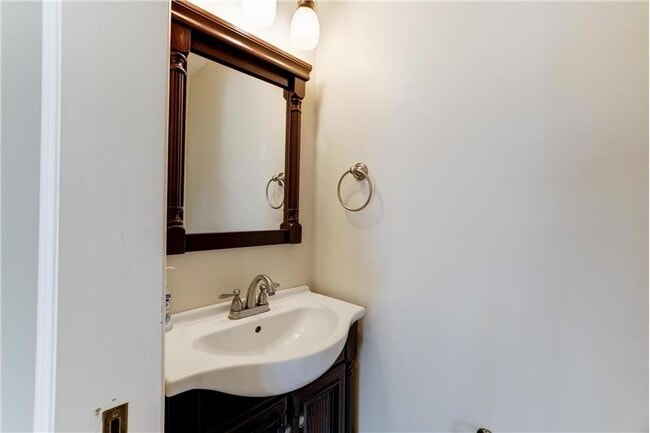 Building Photo - 2308 Mary Baldwin Dr