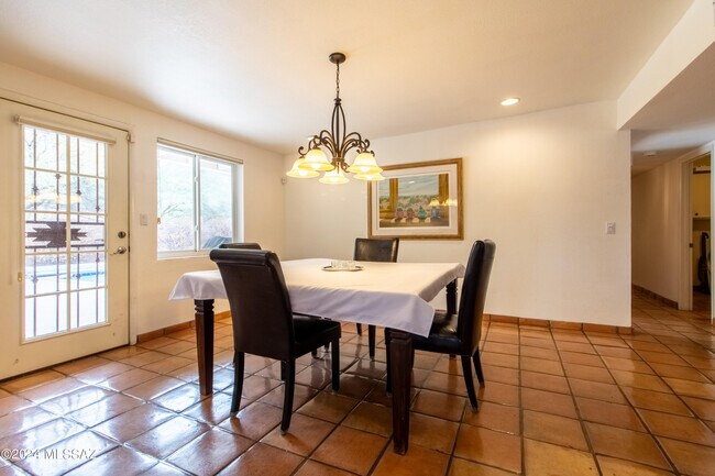 Building Photo - 3752 E Calle Guaymas