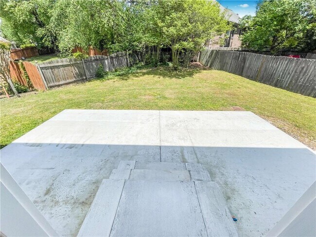 Building Photo - 1598 Brentwood Dr