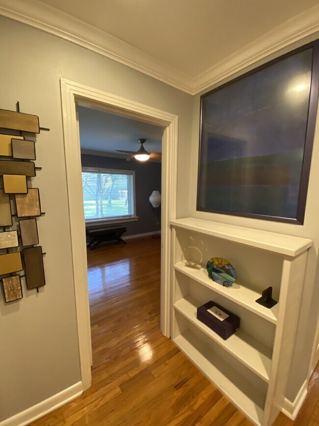 Building Photo - 256 Lorenz Rd