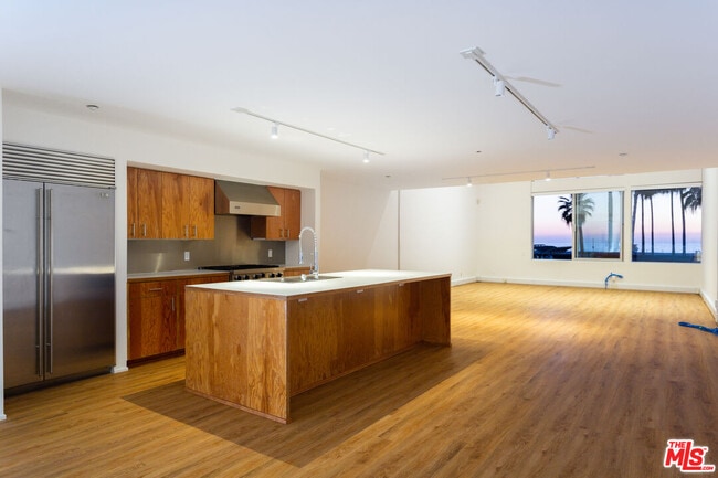 Building Photo - 11 Brooks Ave