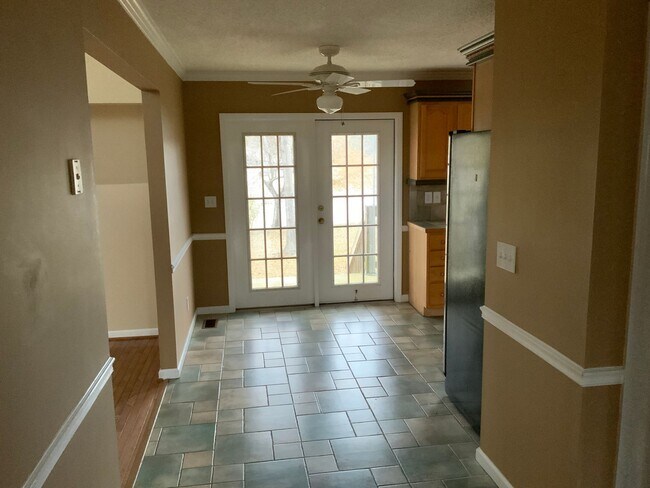 Building Photo - Coolant River Water Front 4 Bedrooms / 2 F...