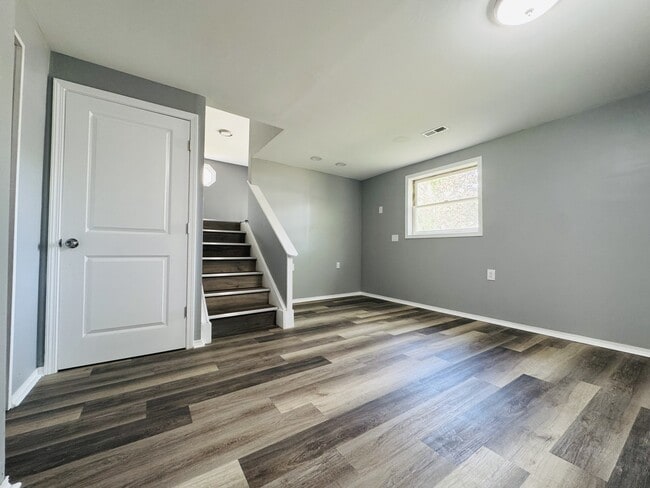 Building Photo - 259 Waterman Dr
