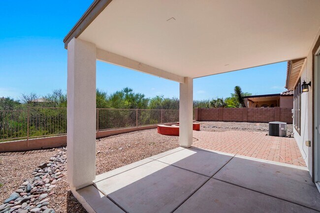 Building Photo - Stylish 4-Bedroom Rental in Rancho Sahuari...