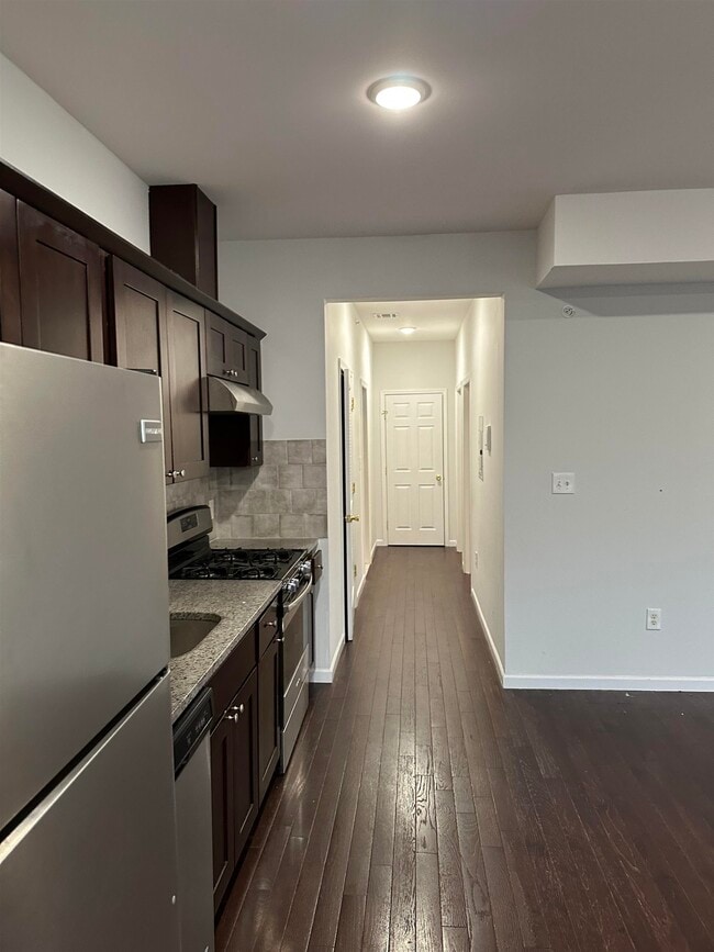 Building Photo - 231 Avenue C