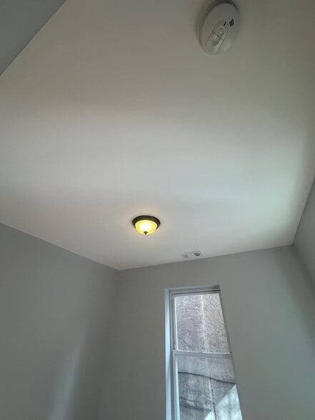 Building Photo - 1426 Madison Ave