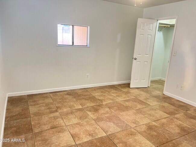 Building Photo - 1816 E Palmcroft Dr