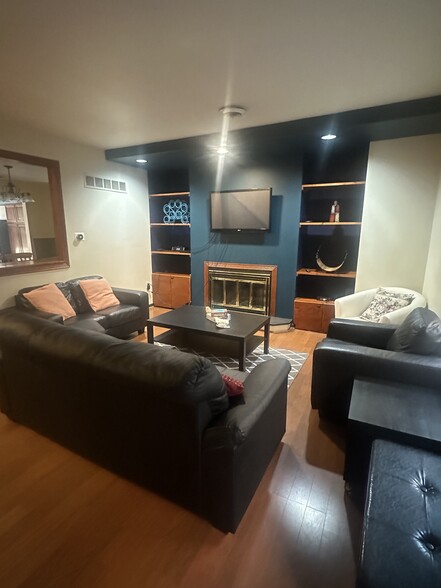 LIVING ROOM - 503 N Neville St