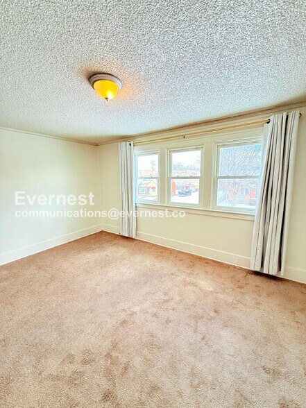 Building Photo - 9353 Kentucky St