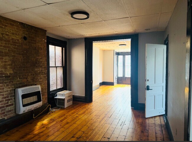 Building Photo - 3275 6th Ave