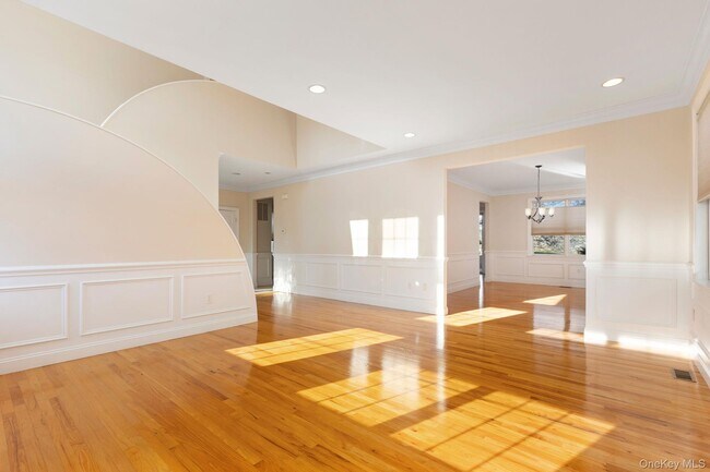 Building Photo - 44 Hillwood Pl