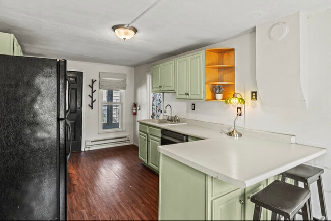 Building Photo - 95 Front Ave