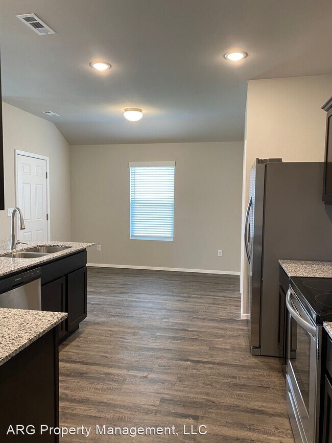 Building Photo - 3 br, 2 bath House - 8216 Regency Way