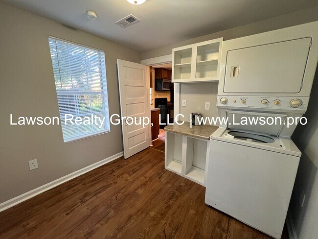 Building Photo - 2214 Westover Ave SW