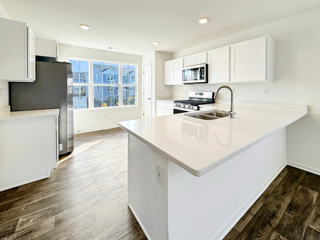 Building Photo - 2241 Sassafras Wy