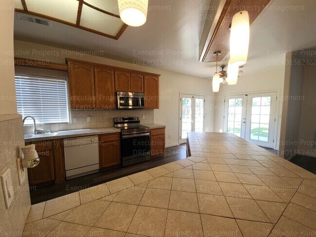 Building Photo - This house is in a great LOCATION (Callowa...