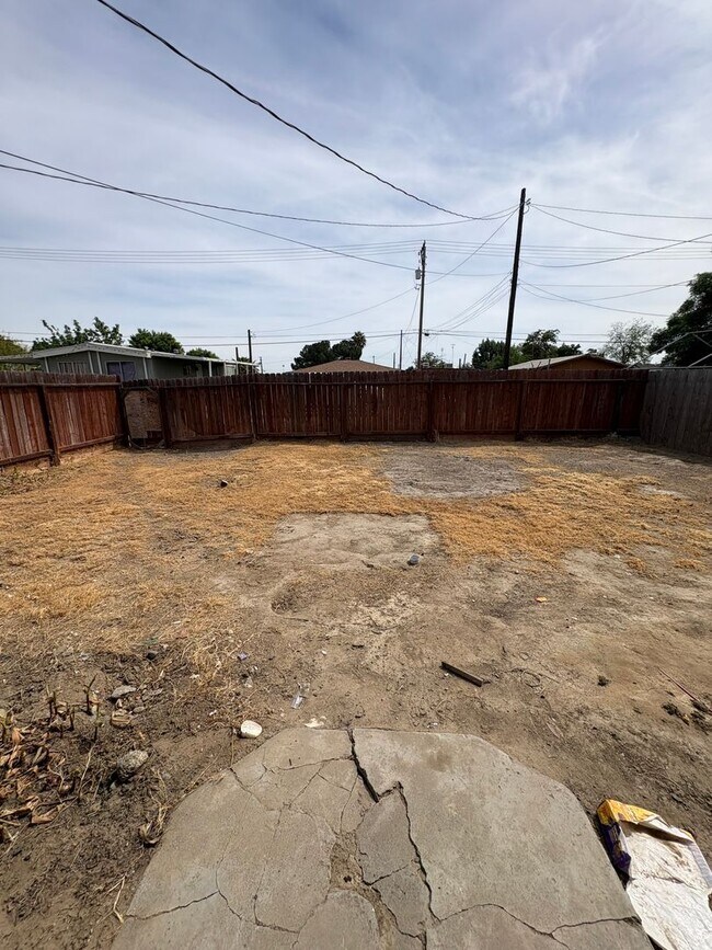 Building Photo - 4130