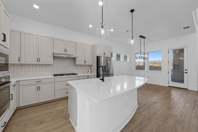 Building Photo - 5902 Rangeland Rd